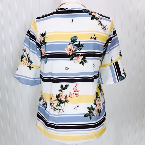 Westport Size XS Floral Bell Sleeve Blouse Top - Picture 4 of 8